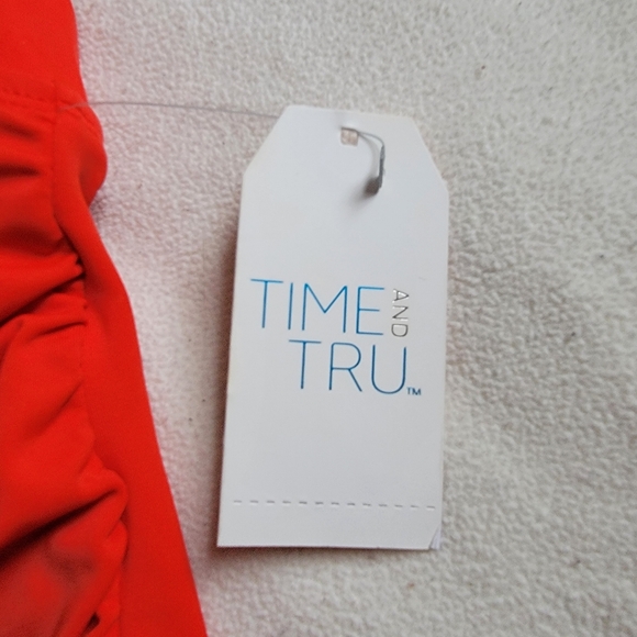 CUTE RED ONE PIECE - Picture 6 of 7